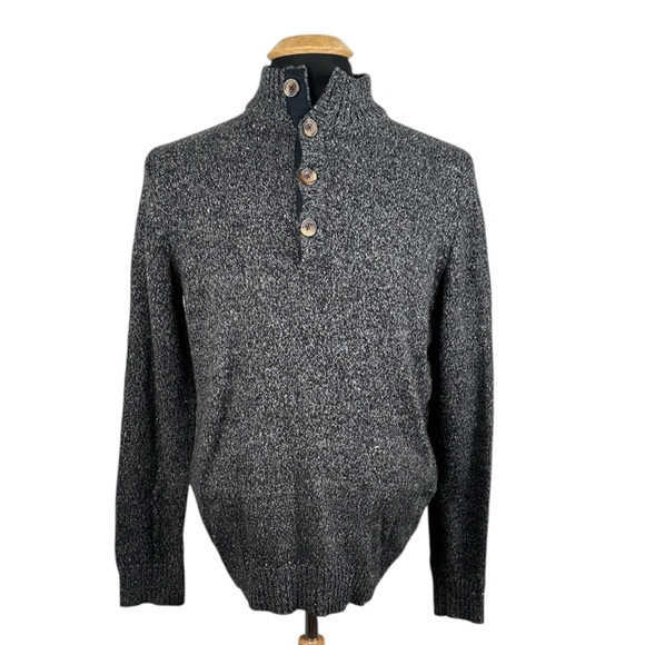 IZOD Men's Gray Black Knit Winter Fall Classic Four Button Cotton Blend Sweater - Picture 2 of 7